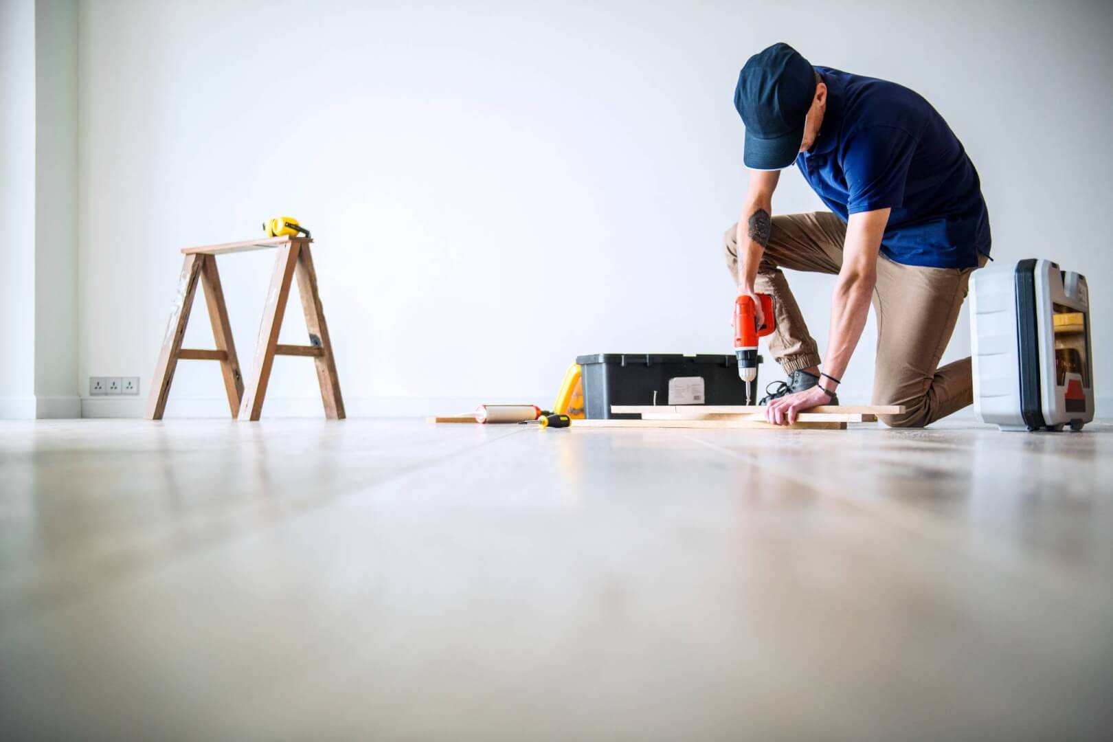 people-renovating-house-concept (1)